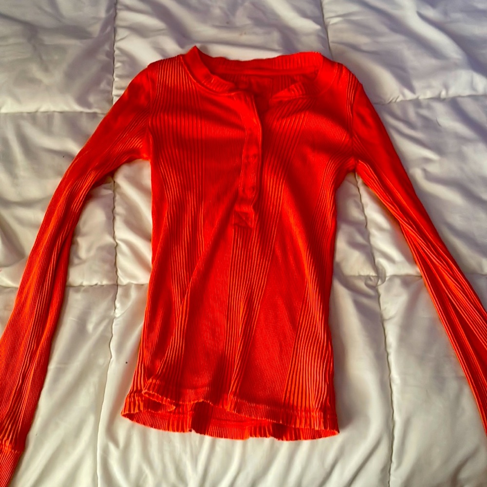 Aerie top